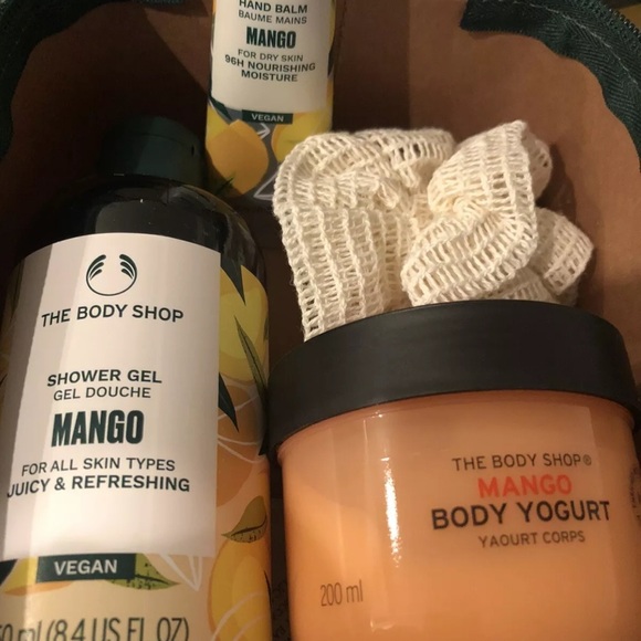The Body Shop Mango Lather and Slather Gift Set - Picture 2 of 3
